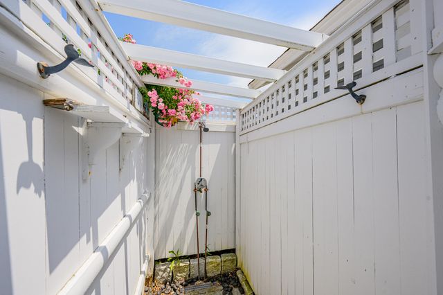 5 Zylpha Road, Harwich Port, MA 02646
