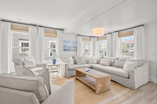 5 Zylpha Road, Harwich Port, MA 02646