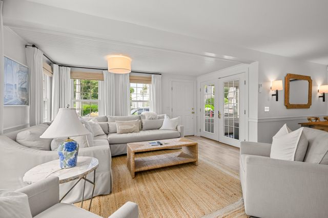 5 Zylpha Road, Harwich Port, MA 02646
