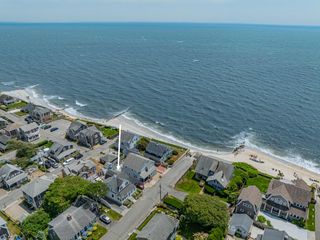 5 Zylpha Road, Harwich Port, MA 02646