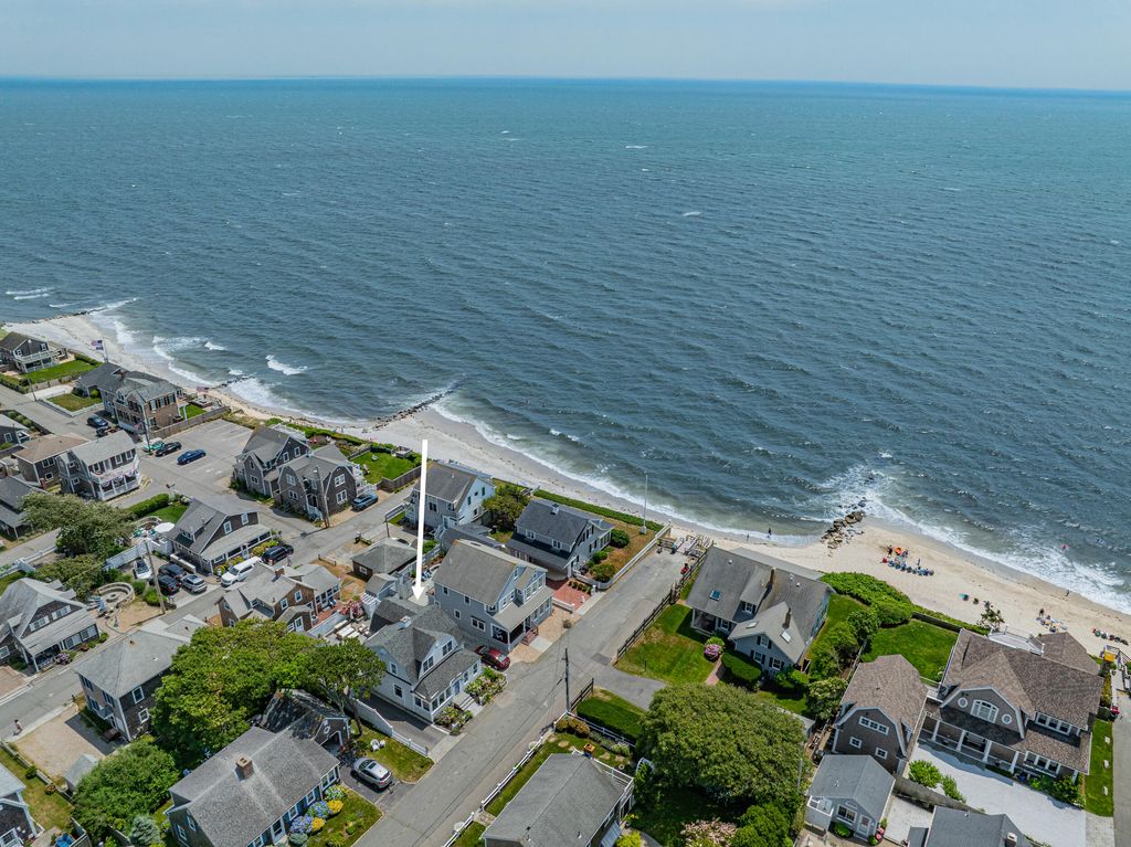 5 Zylpha Road, Harwich Port, MA 02646