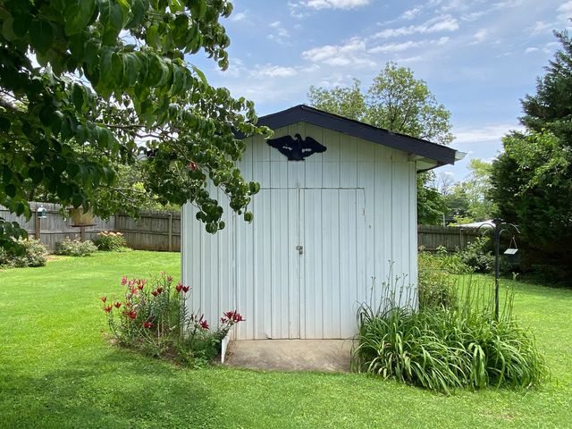 44 Houghton Dr, Winchester, TN 37398
