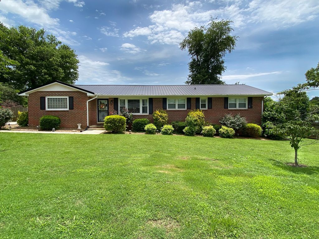 44 Houghton Dr, Winchester, TN 37398