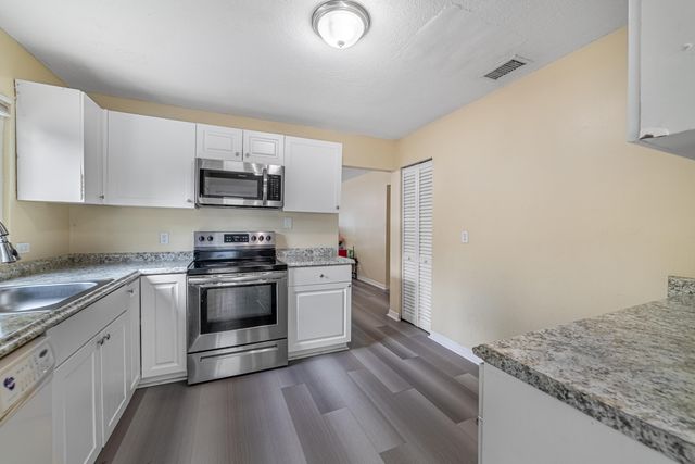 516 Nathan Hale Road, West Palm Beach, FL 33405