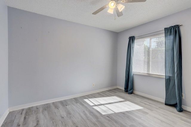 516 Nathan Hale Road, West Palm Beach, FL 33405