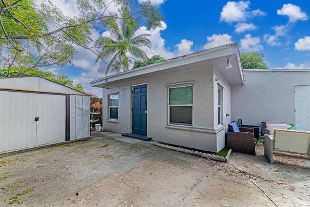 516 Nathan Hale Road, West Palm Beach, FL 33405