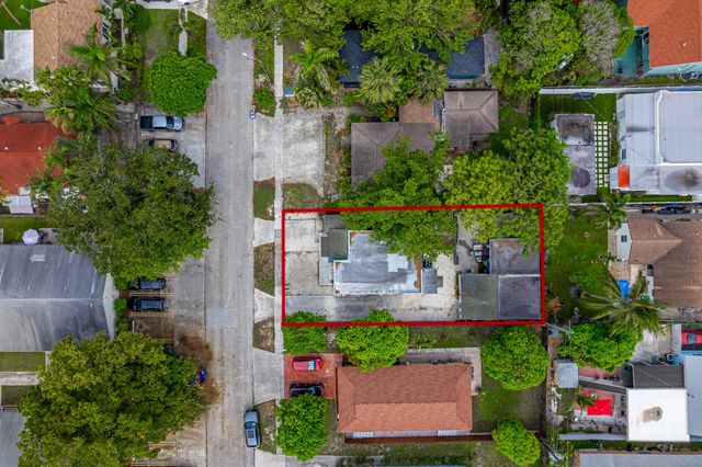 516 Nathan Hale Road, West Palm Beach, FL 33405