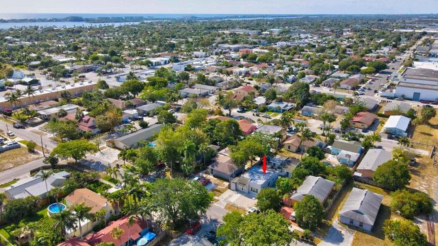 516 Nathan Hale Road, West Palm Beach, FL 33405