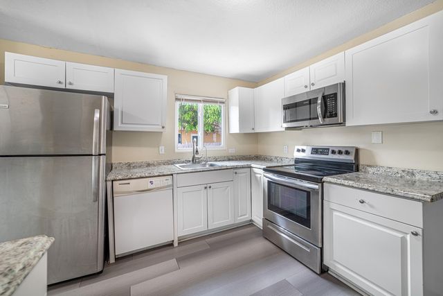 516 Nathan Hale Road, West Palm Beach, FL 33405