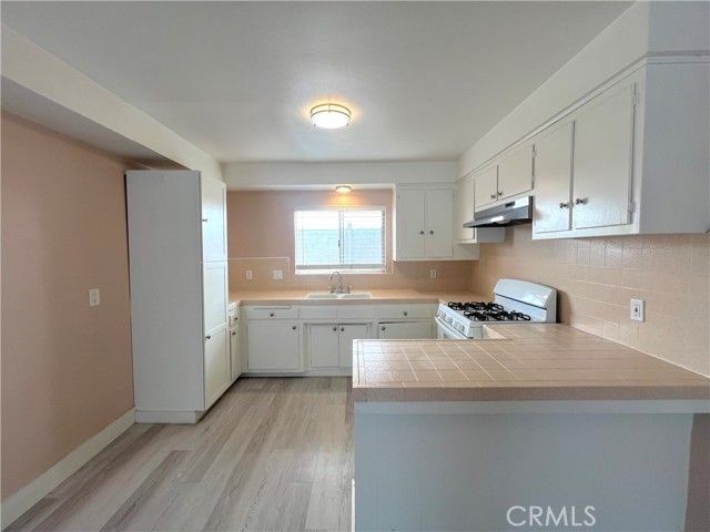 12706 Kornblum Avenue C, Hawthorne, CA 90250