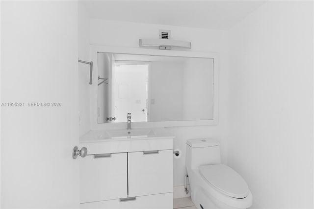 1450 Brickell Bay Dr 1814, Miami, FL 33131