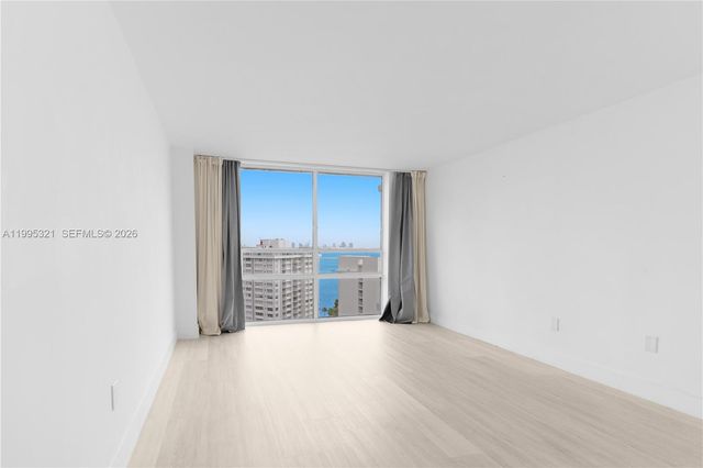 1450 Brickell Bay Dr 1814, Miami, FL 33131