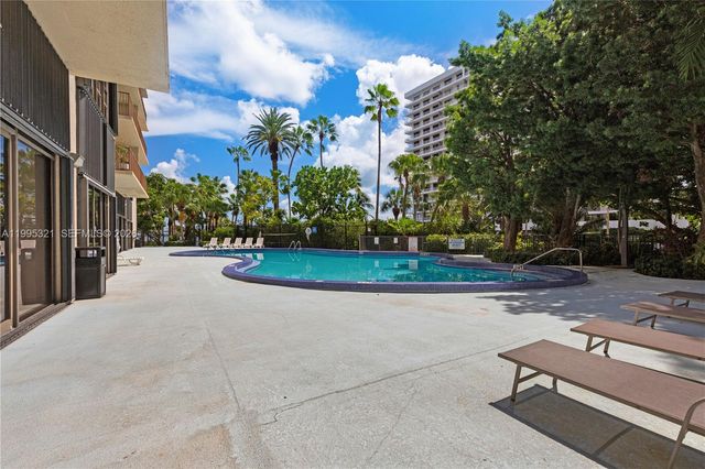 1450 Brickell Bay Dr 1814, Miami, FL 33131