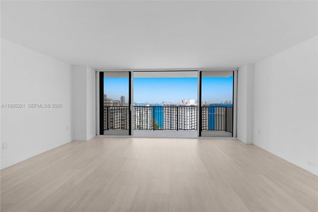 1450 Brickell Bay Dr 1814, Miami, FL 33131