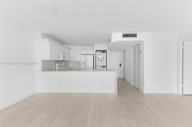 1450 Brickell Bay Dr 1814, Miami, FL 33131