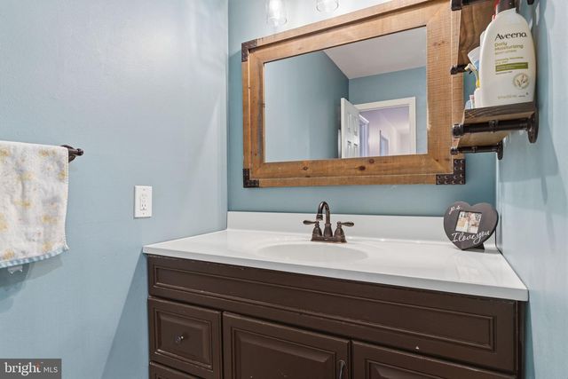 72 OAKCREST LN, Westampton, NJ 08060