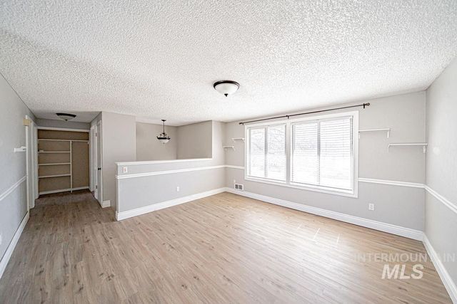 1620 Jade Dr, Pocatello, ID 83202