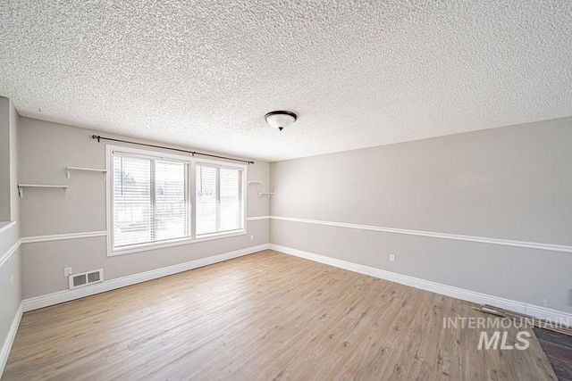 1620 Jade Dr, Pocatello, ID 83202