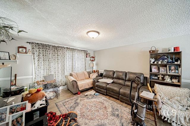 1620 Jade Dr, Pocatello, ID 83202