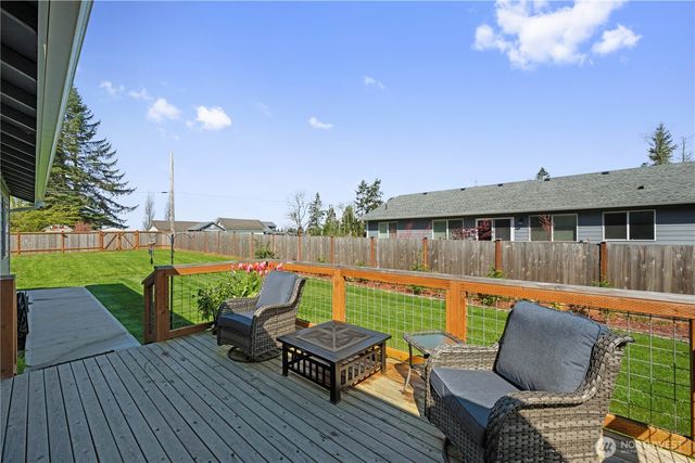 355 E Bon Air Drive, Coupeville, WA 98239
