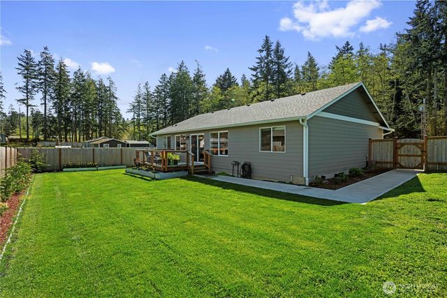 355 E Bon Air Drive, Coupeville, WA 98239