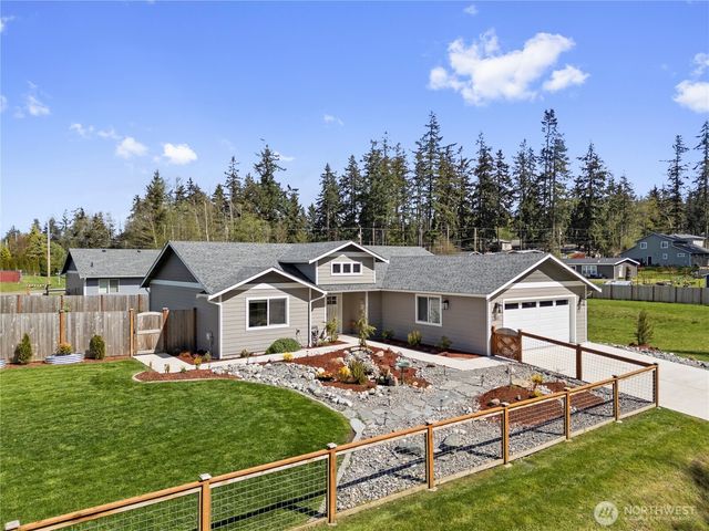 355 E Bon Air Drive, Coupeville, WA 98239