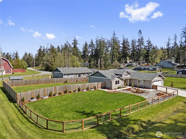 355 E Bon Air Drive, Coupeville, WA 98239