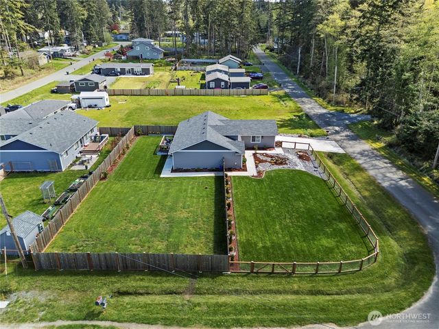 355 E Bon Air Drive, Coupeville, WA 98239