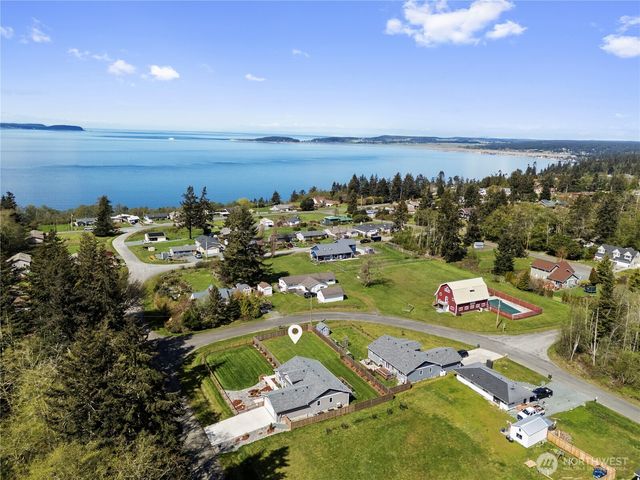 355 E Bon Air Drive, Coupeville, WA 98239
