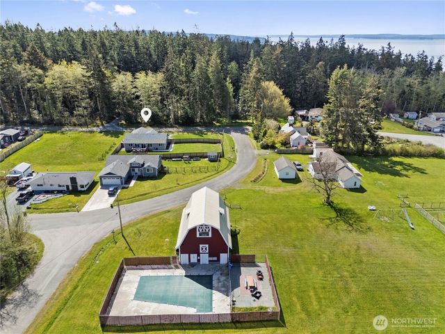 355 E Bon Air Drive, Coupeville, WA 98239