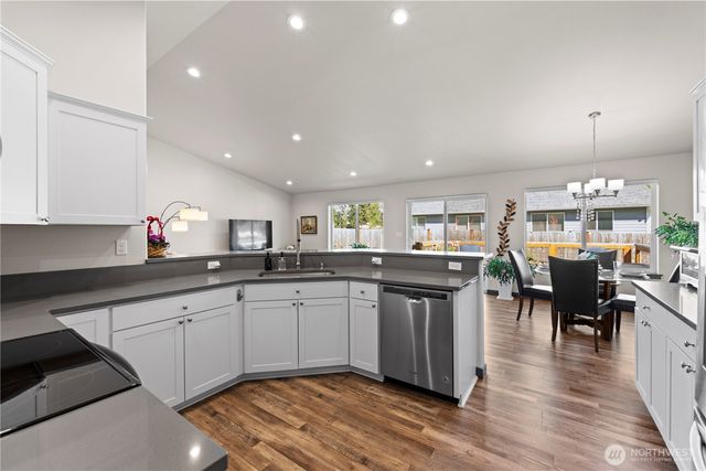 355 E Bon Air Drive, Coupeville, WA 98239