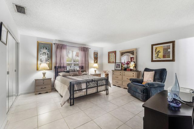 687 MARLBORO Oval A, Lake Worth, FL 33467