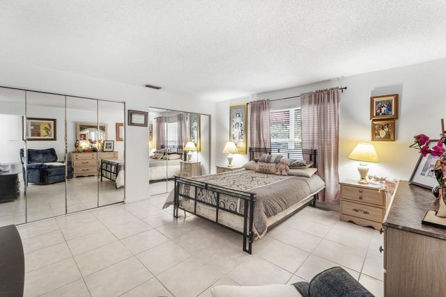 687 MARLBORO Oval A, Lake Worth, FL 33467