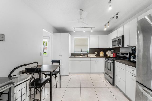 687 MARLBORO Oval A, Lake Worth, FL 33467