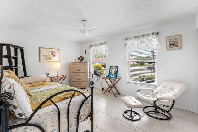 687 MARLBORO Oval A, Lake Worth, FL 33467