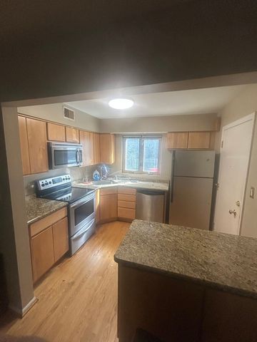 67 Kimbark Road 1, Riverside, IL 60546