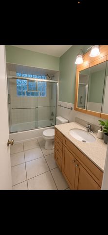 67 Kimbark Road 1, Riverside, IL 60546