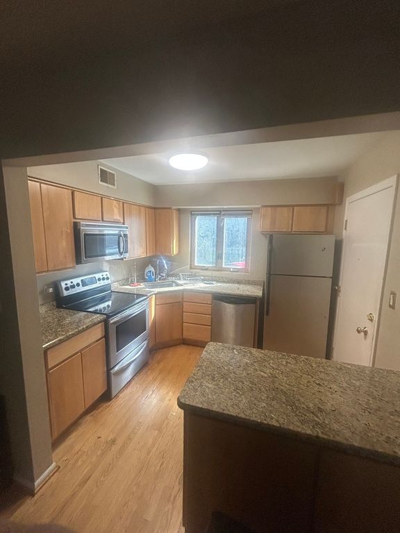 67 Kimbark Road 1, Riverside, IL 60546 — photo 4