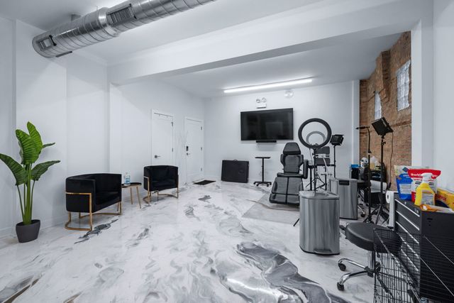 965 W 18th Street, Chicago, IL 60608