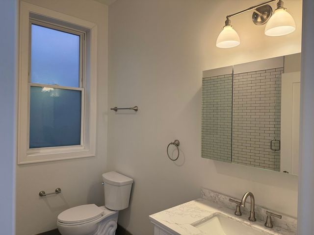 965 W 18th Street, Chicago, IL 60608