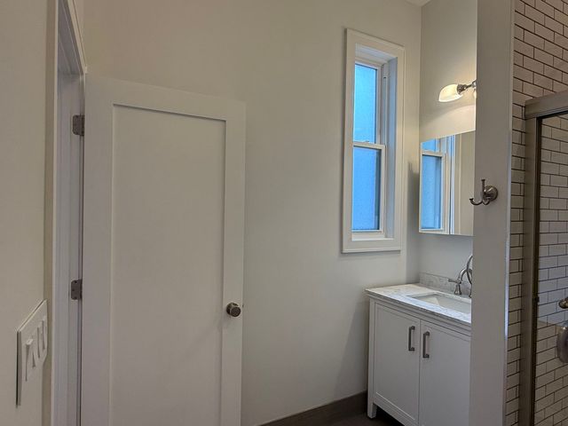 965 W 18th Street, Chicago, IL 60608