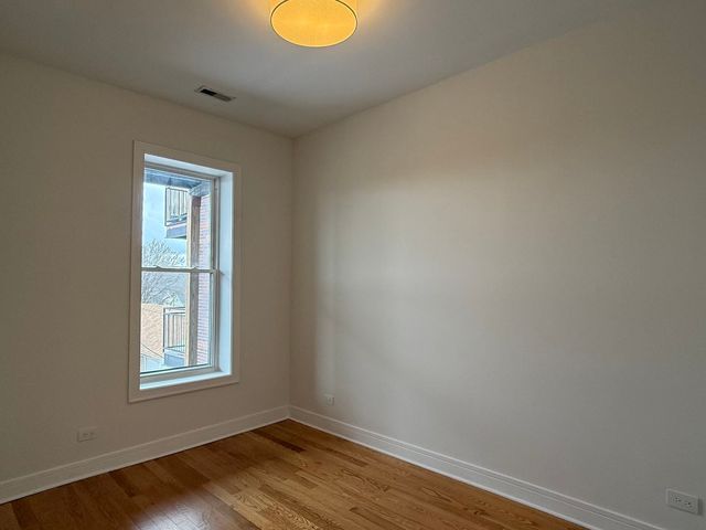 965 W 18th Street, Chicago, IL 60608