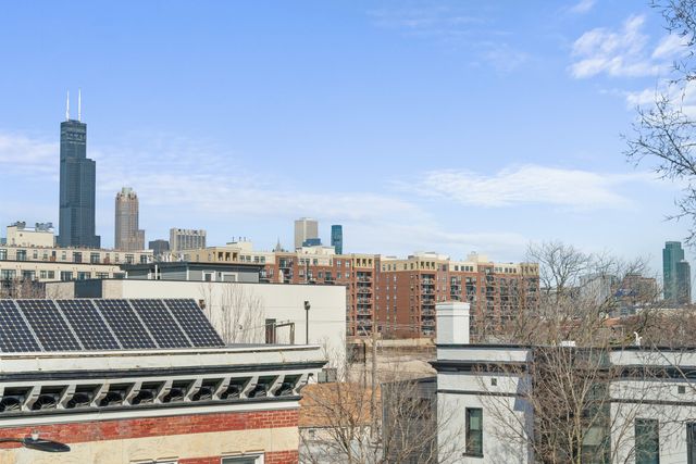 965 W 18th Street, Chicago, IL 60608