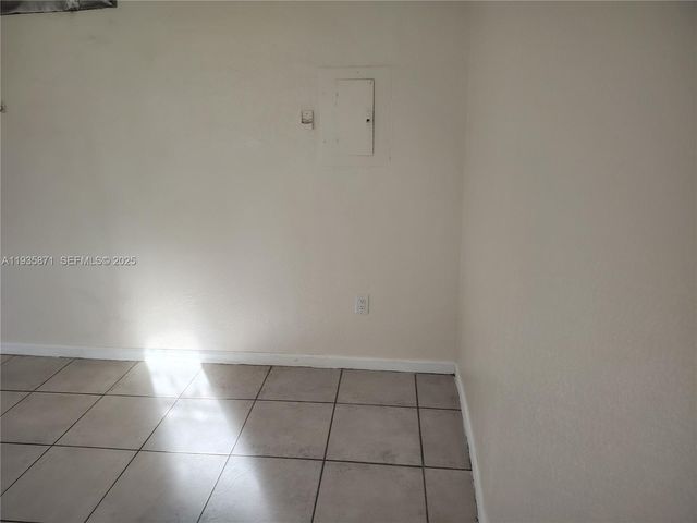 1200 NE 110th St 4, Miami, FL 33161