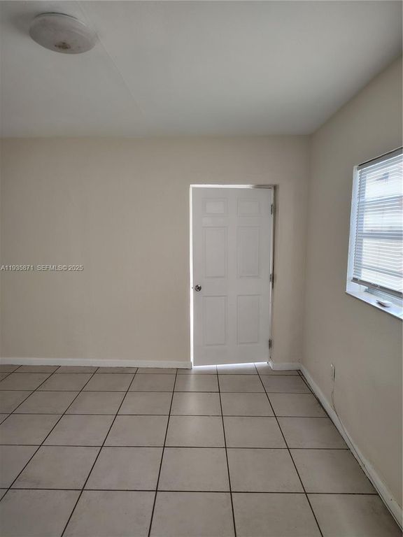 1200 NE 110th St 4, Miami, FL 33161