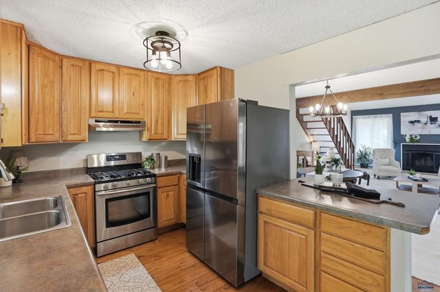 4915 COPPERHILL CT, Rapid City, SD 57702