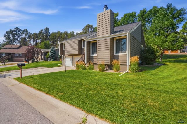 4915 COPPERHILL CT, Rapid City, SD 57702
