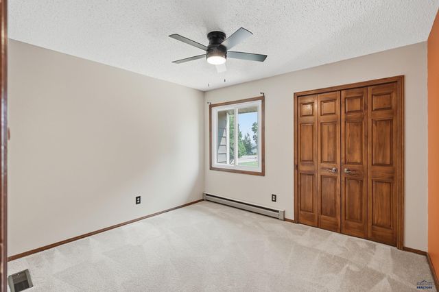 4915 COPPERHILL CT, Rapid City, SD 57702