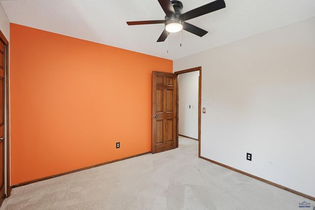4915 COPPERHILL CT, Rapid City, SD 57702
