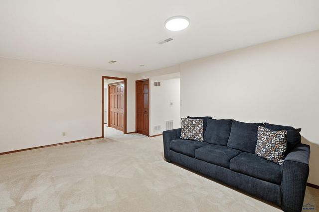 4915 COPPERHILL CT, Rapid City, SD 57702